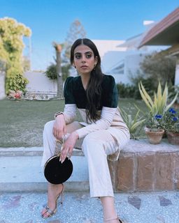 Yashma Gill feet photo 5