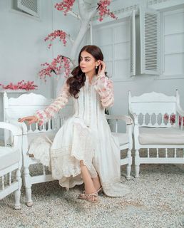 Yashma Gill feet photo 16