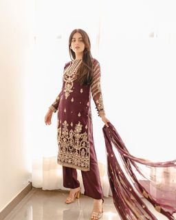 Yashma Gill feet photo 1