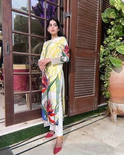 Yashma Gill feet photo 15