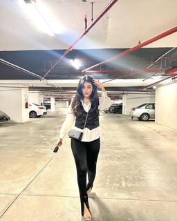 Yashma Gill feet photo 8