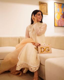 Yashma Gill feet photo 5