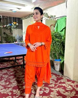 Yashma Gill feet photo 9