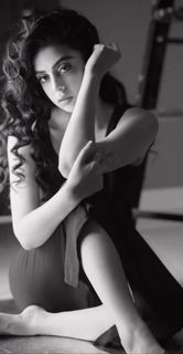 Yashma Gill feet photo 1