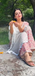 Yashma Gill feet photo 20