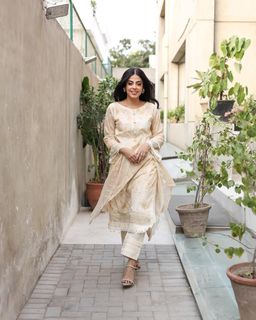 Yashma Gill feet photo 12