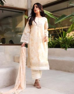 Yashma Gill feet photo 9