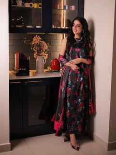 Yashma Gill feet photo 7