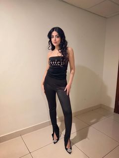 Yashma Gill feet photo 11