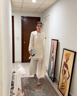 Yashma Gill feet photo 2