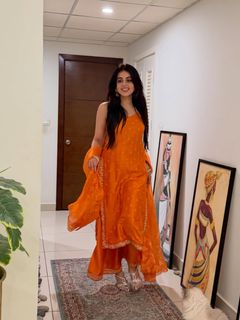 Yashma Gill feet photo 13