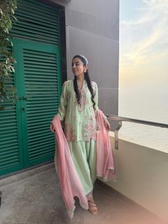 Yashma Gill feet photo 11