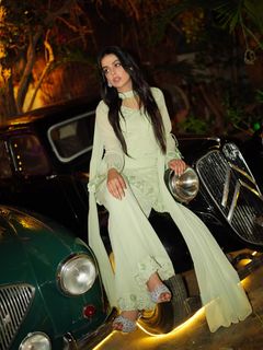 Yashma Gill feet photo 4