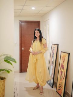 Yashma Gill feet photo 18