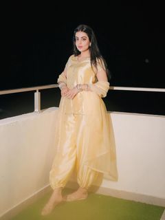 Yashma Gill feet photo 17
