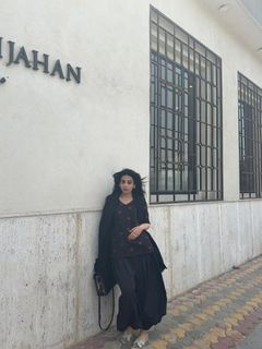 Yashma Gill feet photo 5