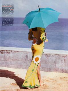 Yasmeen Ghauri feet photo 9