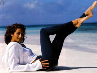 Yasmeen Ghauri feet photo 6