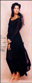 Yasmeen Ghauri feet photo 3