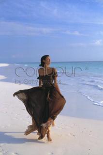 Yasmeen Ghauri feet photo 1