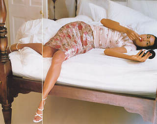 Yasmeen Ghauri feet photo 1