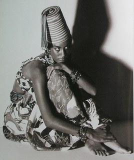 Yasmeen Ghauri feet photo 13
