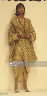 Yasmeen Ghauri feet photo 5