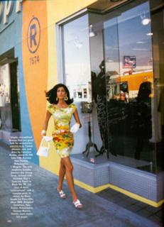 Yasmeen Ghauri feet photo 3