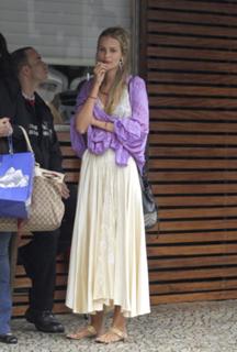 Yasmin Brunet feet photo thumbnail