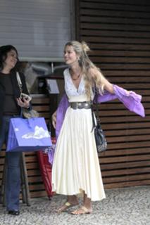 Yasmin Brunet feet photo thumbnail