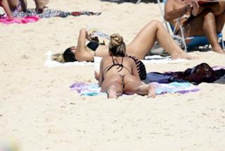 Yasmin Brunet feet photo thumbnail