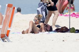 Yasmin Brunet feet photo thumbnail