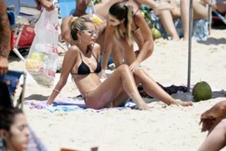 Yasmin Brunet feet photo thumbnail