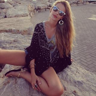 Yasmin Brunet feet photo thumbnail