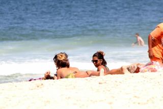 Yasmin Brunet feet photo thumbnail