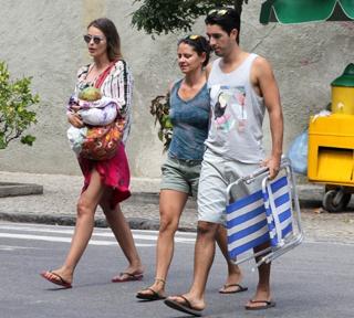 Yasmin Brunet feet photo thumbnail