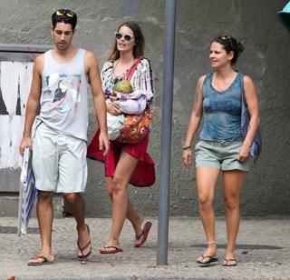 Yasmin Brunet feet photo thumbnail