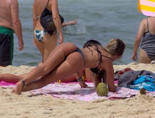 Yasmin Brunet feet photo thumbnail