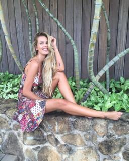 Yasmin Brunet feet photo thumbnail