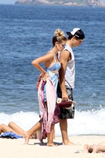 Yasmin Brunet feet photo thumbnail