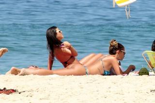 Yasmin Brunet feet photo thumbnail