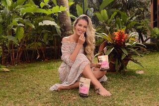 Yasmin Brunet feet photo thumbnail