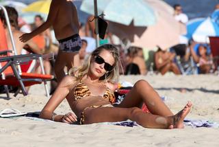 Yasmin Brunet feet photo thumbnail