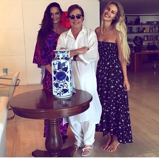 Yasmin Brunet feet photo thumbnail