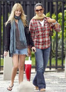 Yasmin Brunet feet photo thumbnail