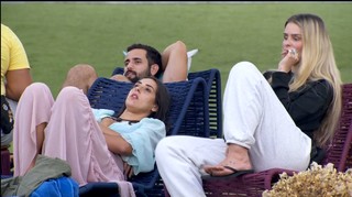 Yasmin Brunet feet photo thumbnail