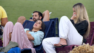 Yasmin Brunet feet photo thumbnail