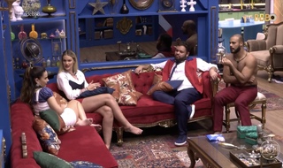 Yasmin Brunet feet photo thumbnail