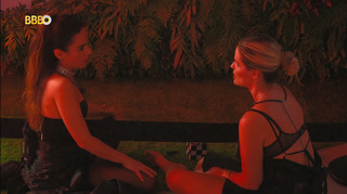 Yasmin Brunet feet photo thumbnail