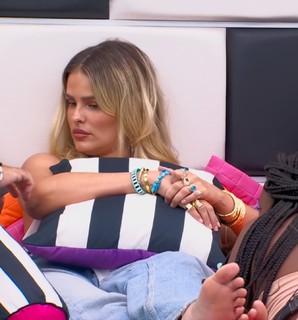 Yasmin Brunet feet photo thumbnail